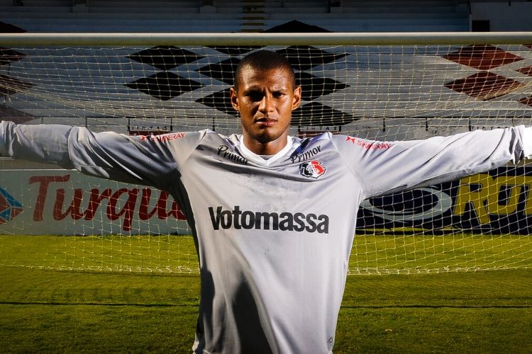 De volta! O paredão Tiago Cardoso acerta seu retorno ao clube, Santa Cruz  Futebol Clube - Recife PE