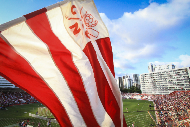 Camutanga celebra marca de 100 jogos com a camisa do Náutico