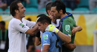 Após defender três pênaltis, goleiro Buffon exalta superação da Itália - Foto: vivoazzurro.it/divulgação